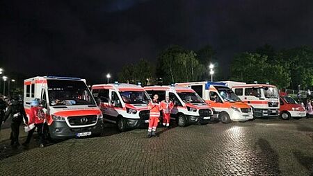 Rettungswagen bei Nacht